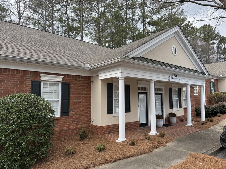 3535 Roswell Rd, Marietta, GA à louer - Photo du bâtiment - Image 1 de 16