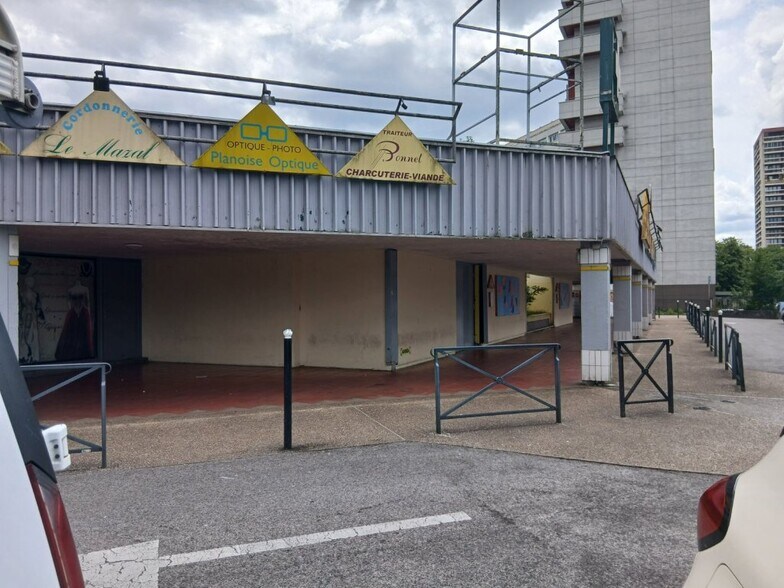 Flex in Besançon for sale - Building Photo - Image 3 of 4