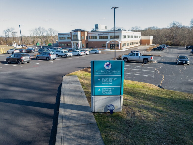 463 Swansea Mall Dr, Swansea, MA à vendre - Photo du bâtiment - Image 3 de 4