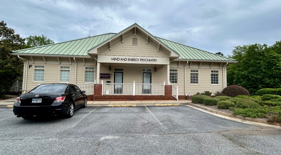 37 Calumet Pky, Newnan, GA for lease - Building Photo - Image 1 of 9