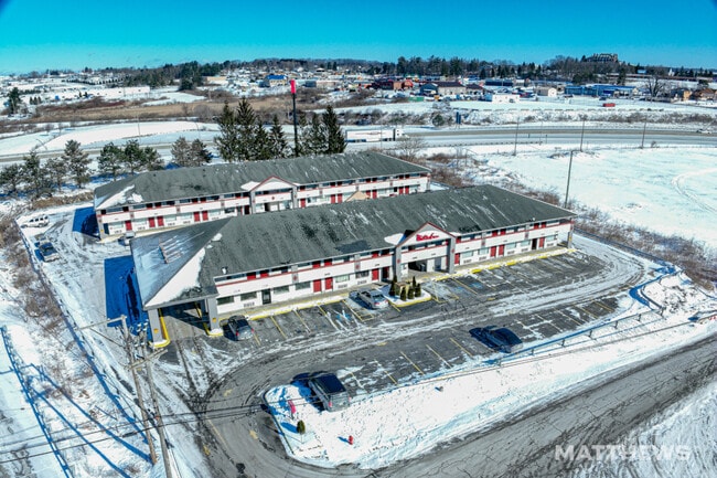 Plus de détails pour 220 Waterworks Rd, Somerset, PA - Services hôteliers à vendre