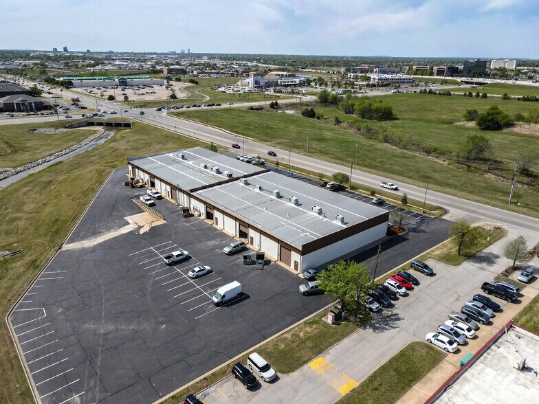 11414 E 51st St S, Tulsa, OK for lease - Aerial - Image 2 of 11