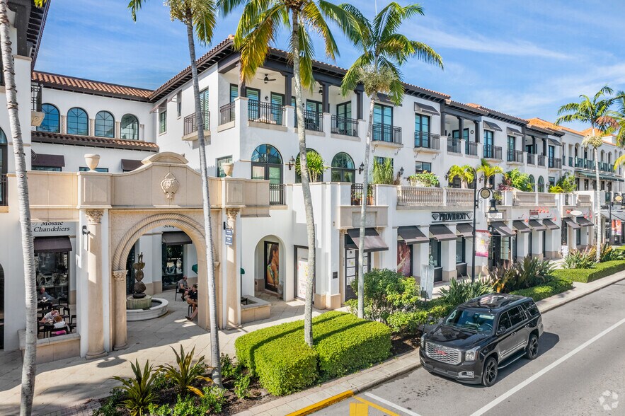 780 5th Ave S, Naples, FL à louer - Photo du bâtiment - Image 1 de 22