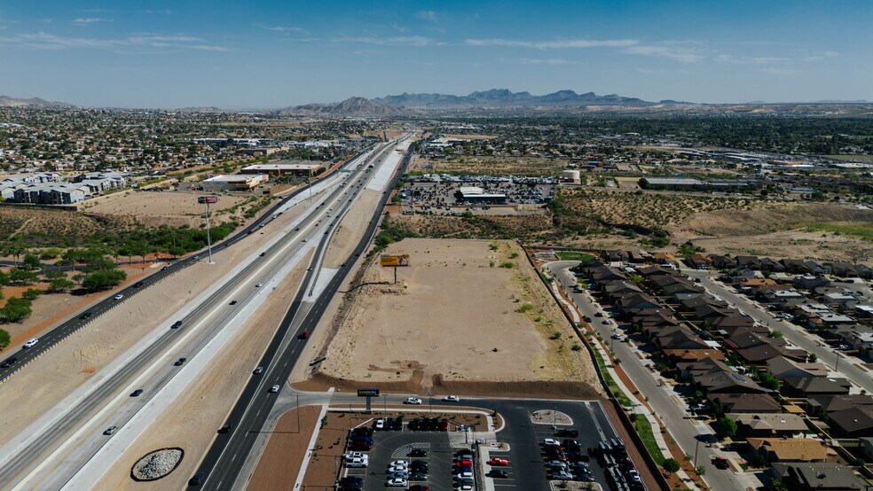 S Desert Boulevard, El Paso, TX à vendre - Photo du bâtiment - Image 3 de 8