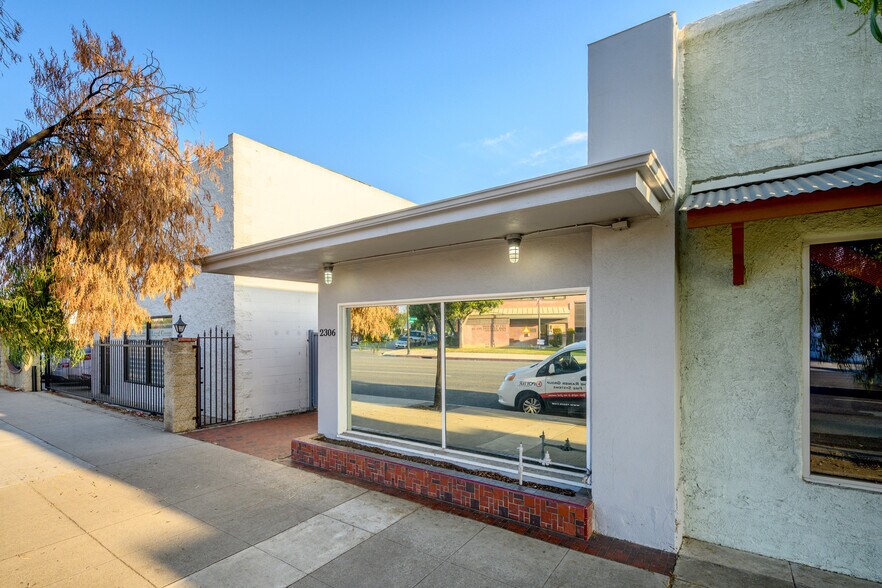 2304-2306 Burbank blvd, Burbank, CA à vendre - Photo du bâtiment - Image 2 de 48