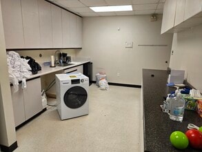 74 Lono Ave, Kahului, HI for lease Building Photo- Image 2 of 11