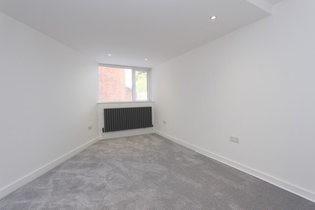79-81 Hockliffe St, Leighton Buzzard for sale - Interior Photo - Image 3 of 8