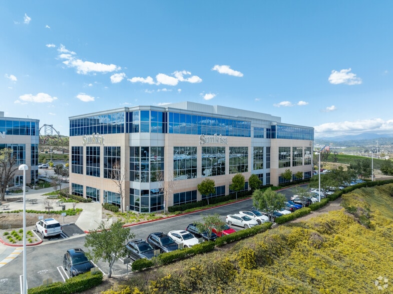 27770 N Entertainment Dr, Santa Clarita, CA for lease - Building Photo - Image 3 of 6