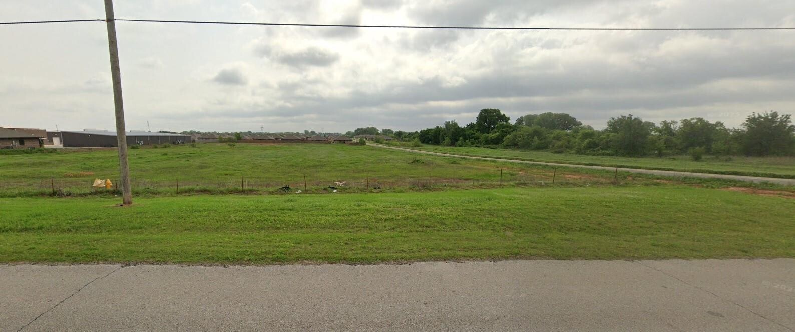 1060 N Sara Rd, Mustang, OK à vendre Photo principale- Image 1 de 1