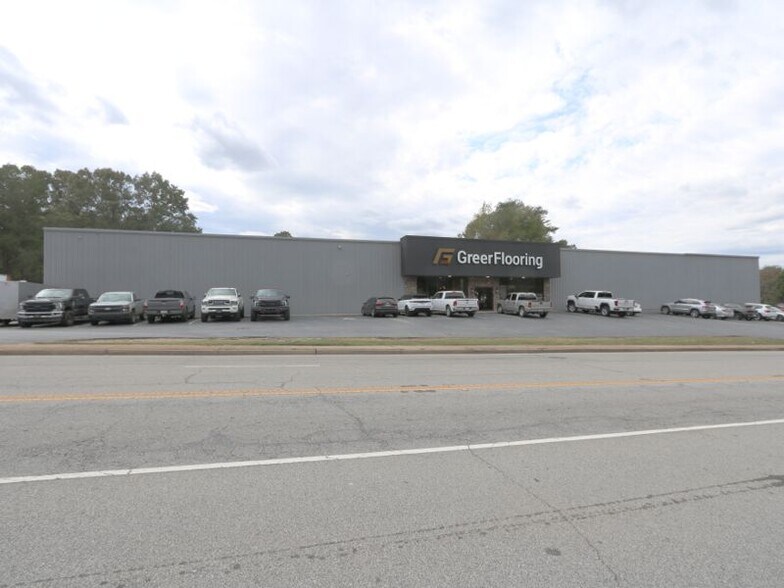 913 N Main St, Greer, SC à vendre - Photo du bâtiment - Image 1 de 10