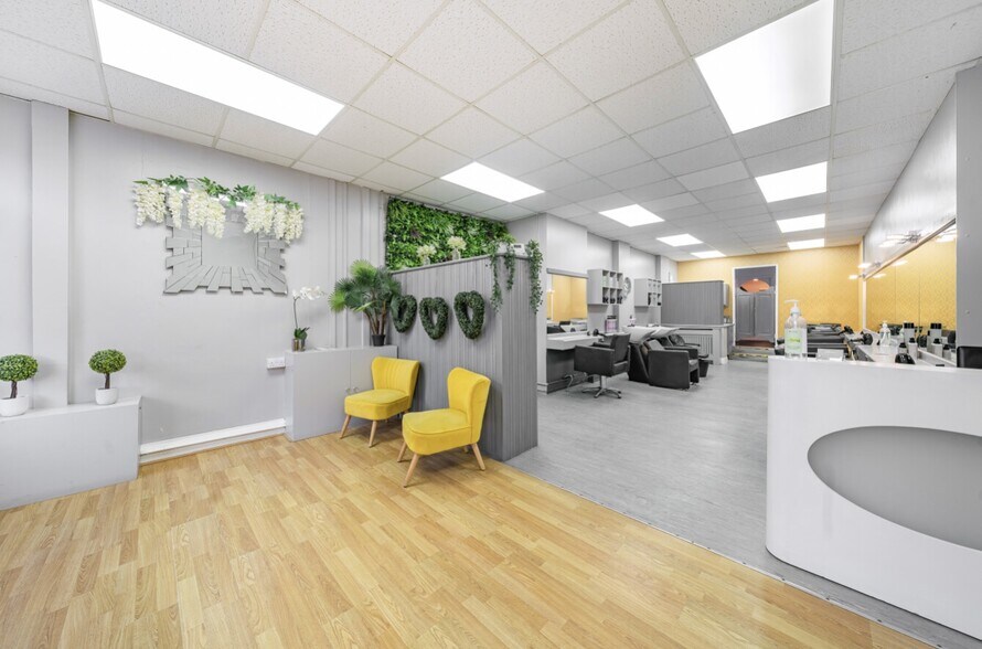 4 Market St, Spilsby for lease - Interior Photo - Image 3 of 13