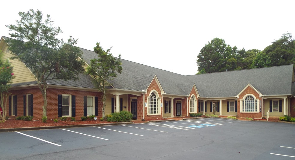 331 Arcado Rd NW, Lilburn, GA for lease - Primary Photo - Image 1 of 15