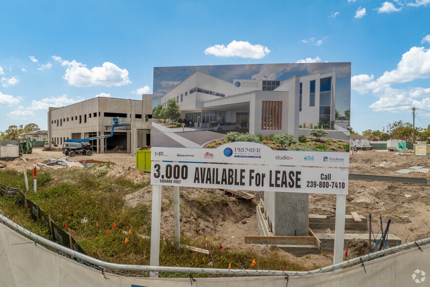 1606 Santa Barbara Blvd Blvd, Cape Coral, FL for lease - Primary Photo - Image 2 of 2