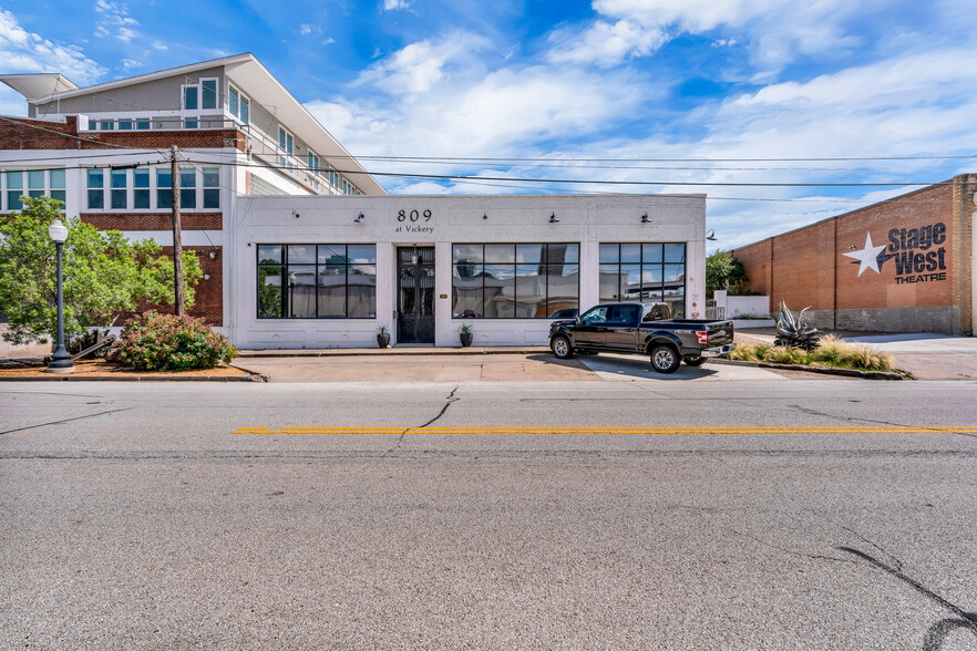 809 W Vickery Blvd, Fort Worth, TX à vendre - Photo du bâtiment - Image 1 de 1