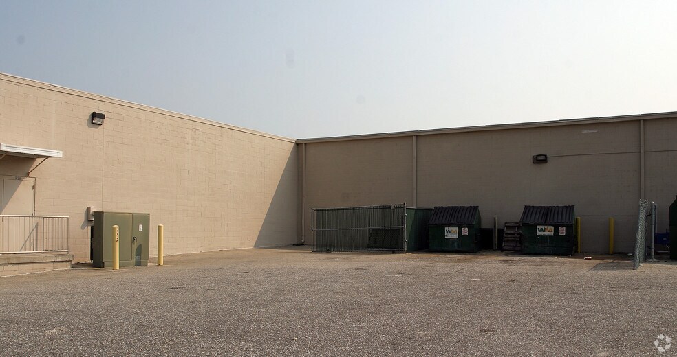 929 McArthur Rd, Fayetteville, NC à louer - Photo du bâtiment - Image 3 de 4