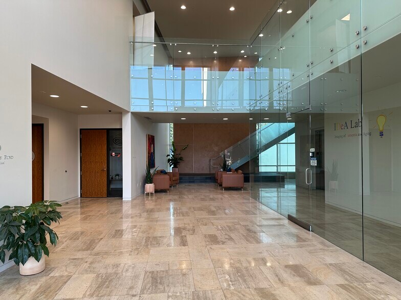 1590 Drew Ave, Davis, CA à louer - Photo du bâtiment - Image 2 de 10