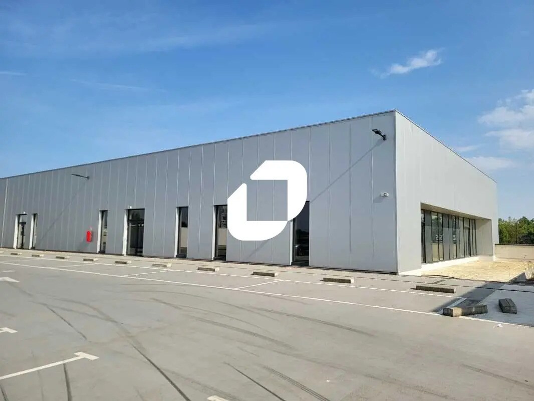 Retail in Bègles for lease Building Photo- Image 1 of 8