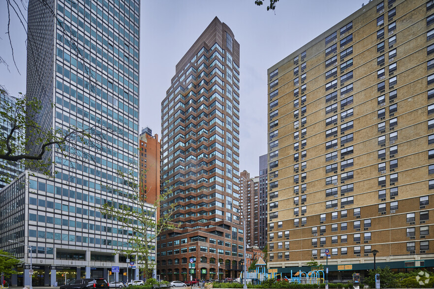 40 Fulton St, New York, NY for lease - Building Photo - Image 1 of 11