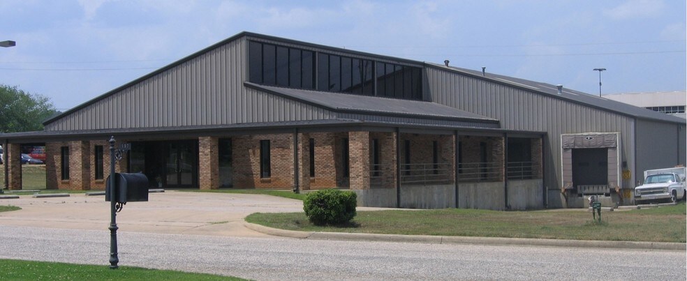 140 Business Center Dr, Birmingham, AL à louer - Photo du bâtiment - Image 1 de 11
