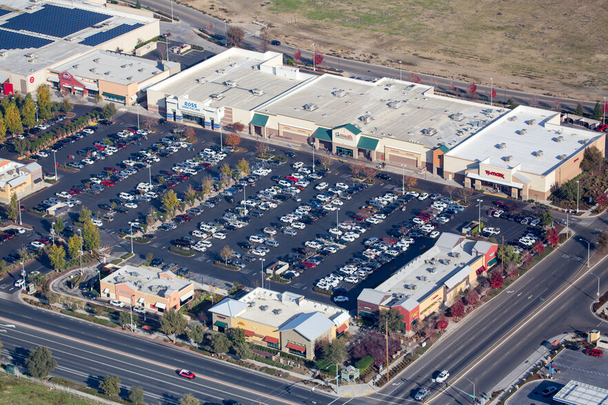 3000 N Dinuba Blvd, Visalia, CA for lease - Building Photo - Image 2 of 8