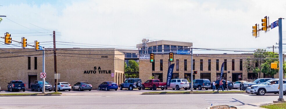 8546 Broadway St, San Antonio, TX à louer - Photo du bâtiment - Image 2 de 15