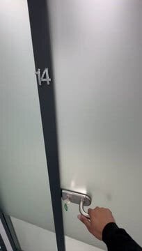 106 Finchley rd, London for lease - Commercial Listing Video - Image 3 of 9