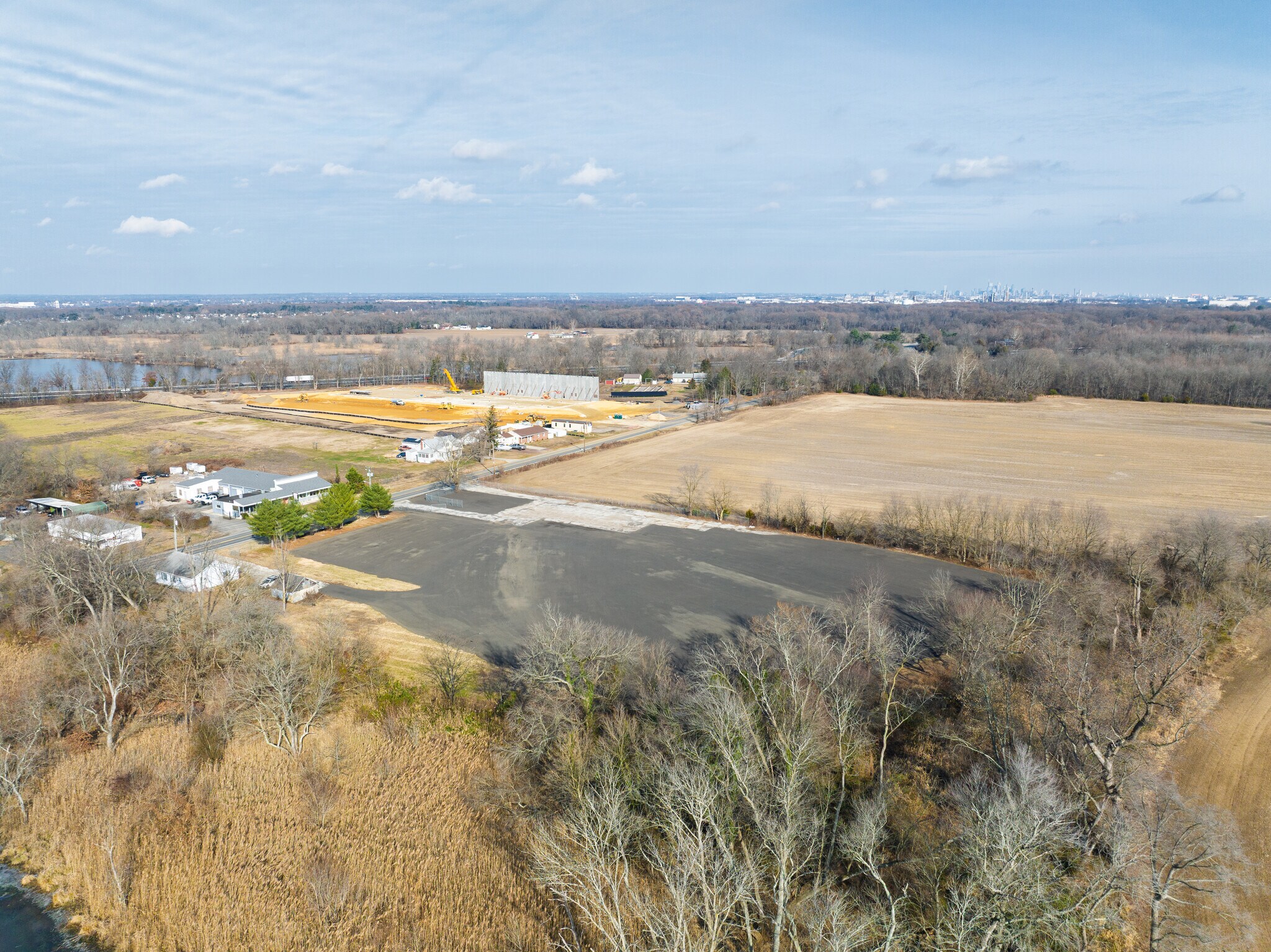 657 Swedesboro Rd, Gibbstown, NJ à louer Photo principale- Image 1 de 5