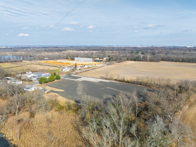 Plus de détails pour 657 Swedesboro Rd, Gibbstown, NJ - Industriel à louer