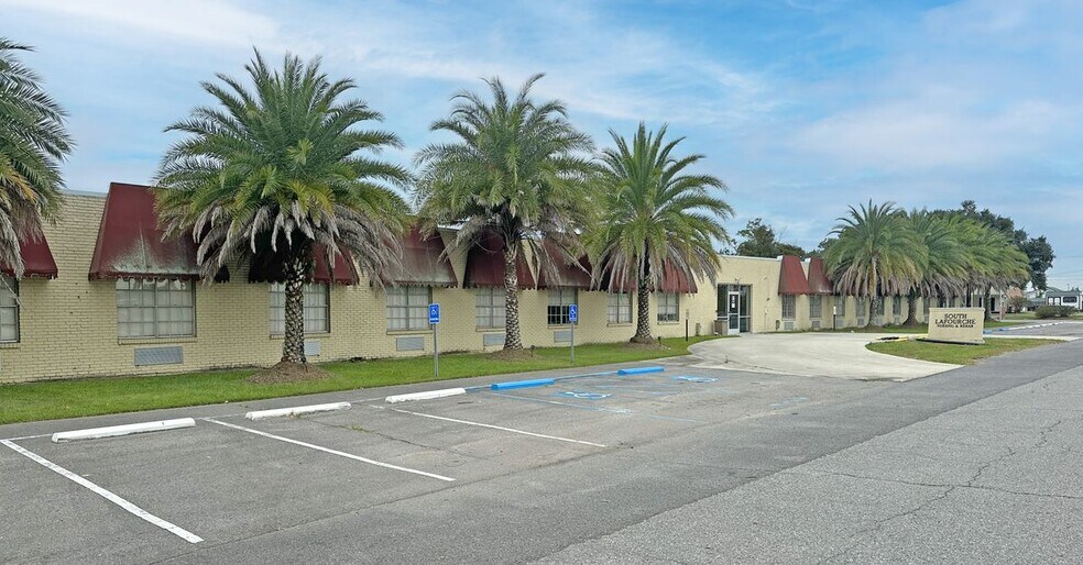 146 E 28th St, Cut Off, LA à vendre - Photo du bâtiment - Image 2 de 7