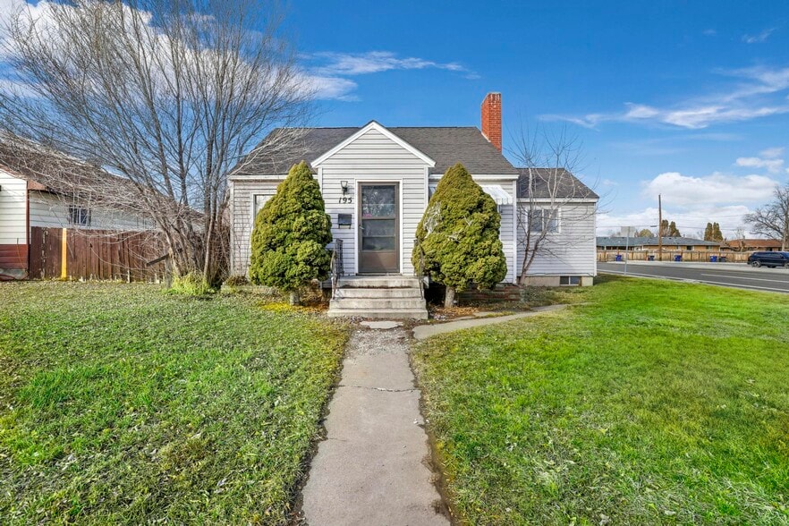 125 Shoup Ave W, Twin Falls, ID for sale - Primary Photo - Image 1 of 24