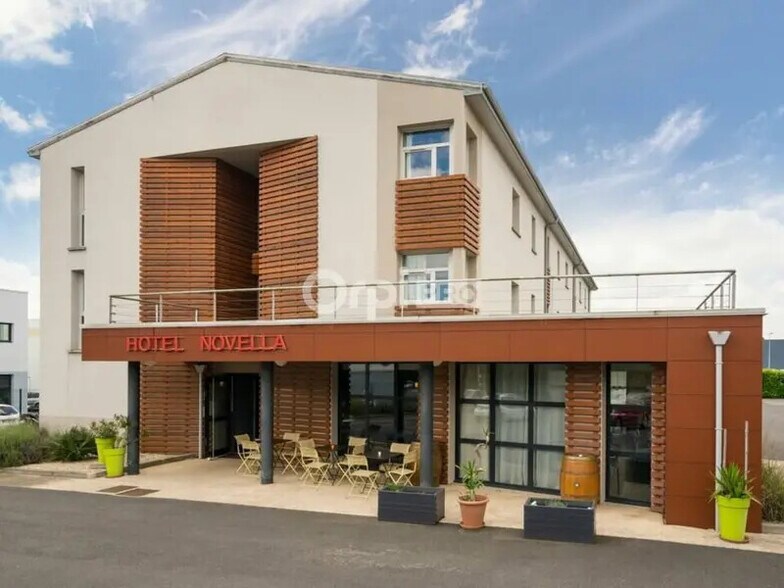 Local d'activités dans Carquefou à vendre - Photo du bâtiment - Image 1 de 3