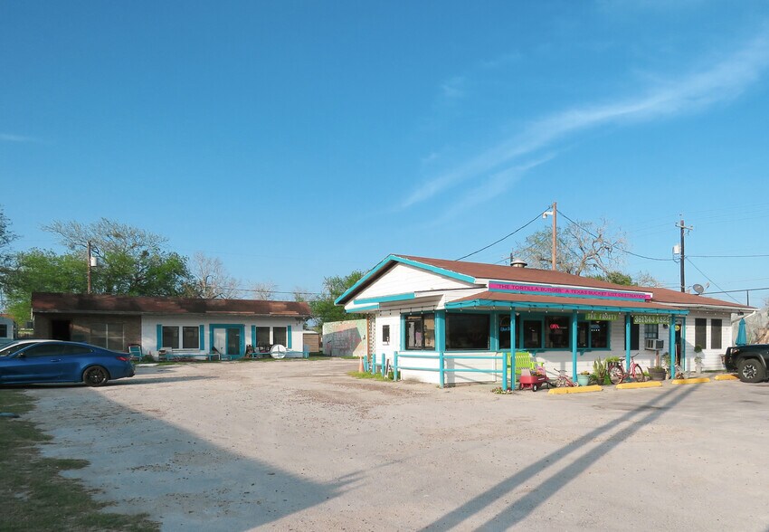 809 Wood Ave, Woodsboro, TX for sale - Building Photo - Image 3 of 21