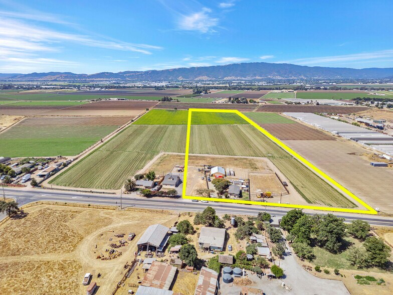 2712 Ferguson Rd, Gilroy, CA à vendre - Photo du bâtiment - Image 2 de 42