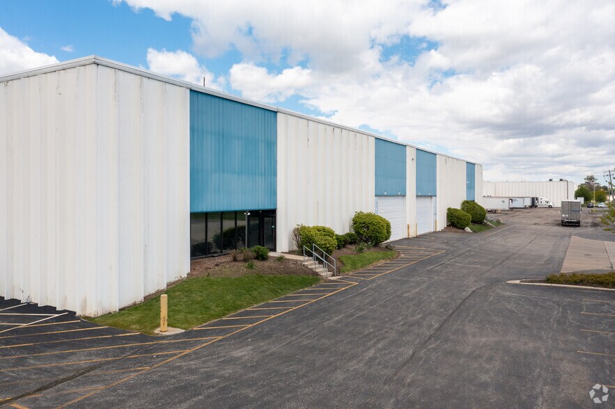 11746-11756 S Austin Ave, Alsip, IL à louer - Photo du bâtiment - Image 2 de 12