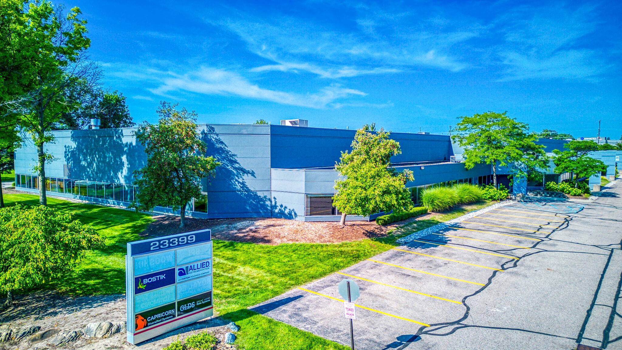 23399 Commerce Dr, Farmington Hills, MI for lease Building Photo- Image 1 of 10