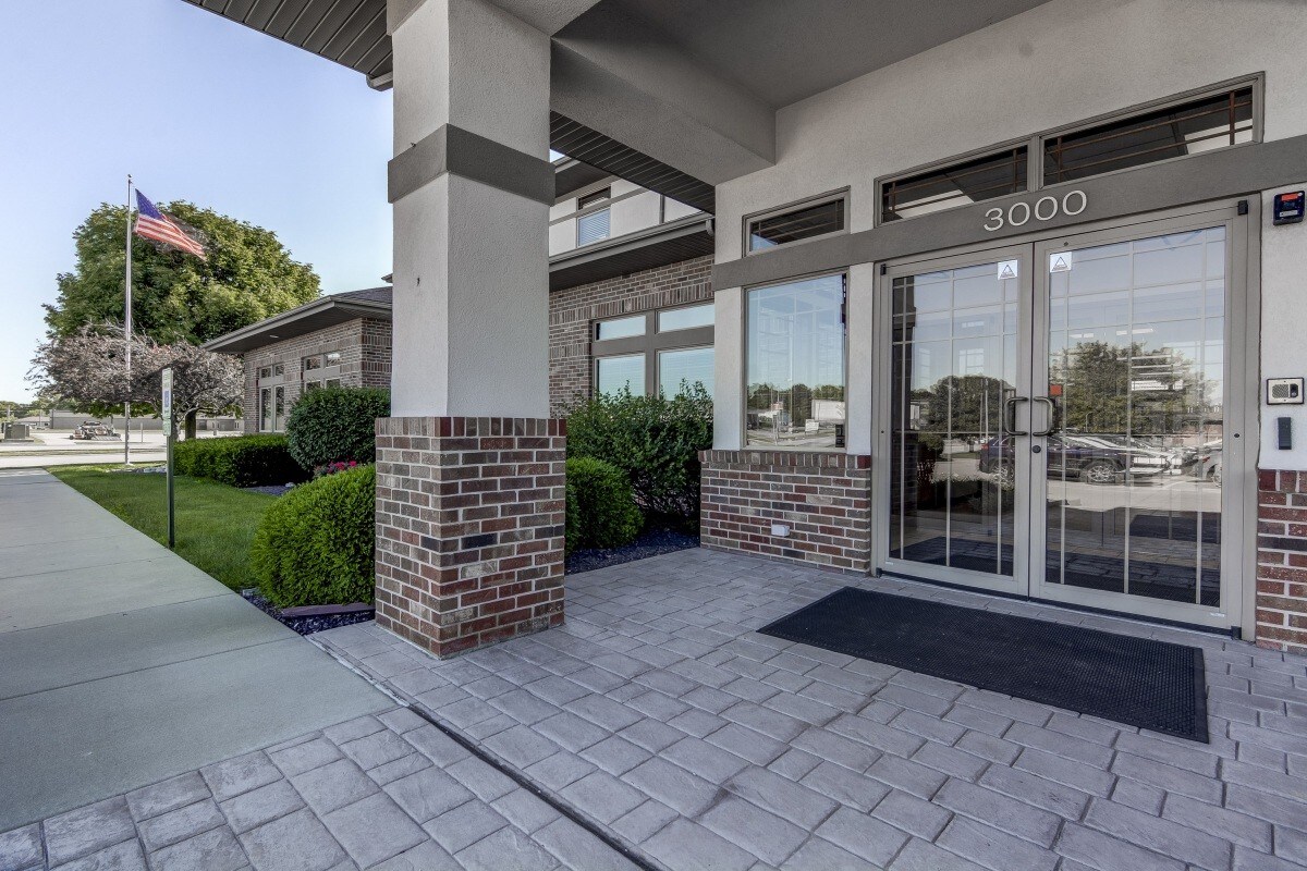 3000 Professional Dr, Springfield, IL for lease Building Photo- Image 1 of 24