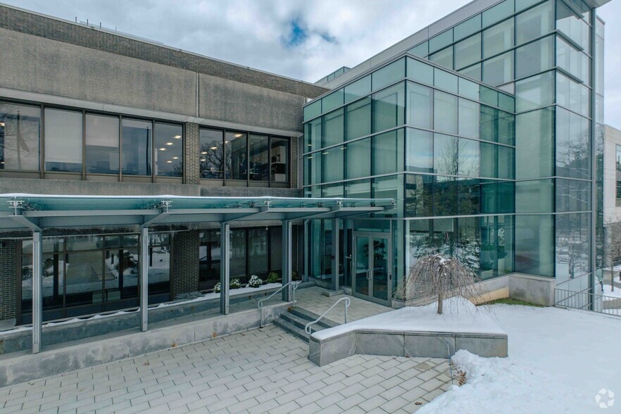 65 Hayden Ave, Lexington, MA à louer - Photo du bâtiment - Image 3 de 6