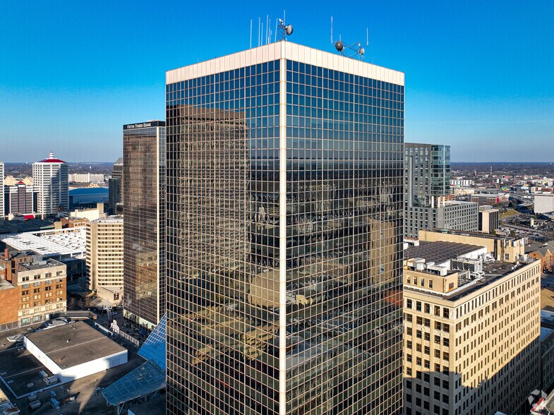 462 S Fourth St, Louisville, KY à louer - Photo du bâtiment - Image 2 de 30