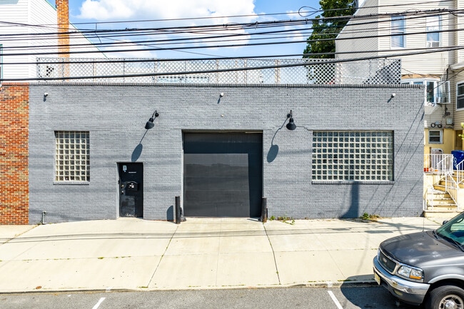 More details for 910 Grand Ave, North Bergen, NJ - Industrial for Auction