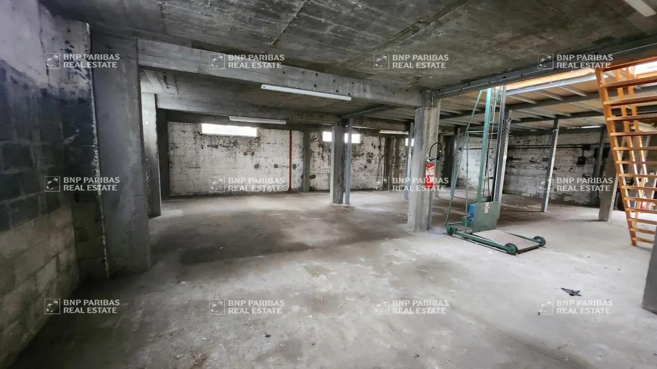 Flex in Maisons-Alfort for sale Building Photo- Image 1 of 5