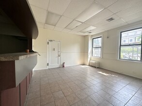 135 Eastern Pkwy, Brooklyn, NY for lease Interior Photo- Image 2 of 8