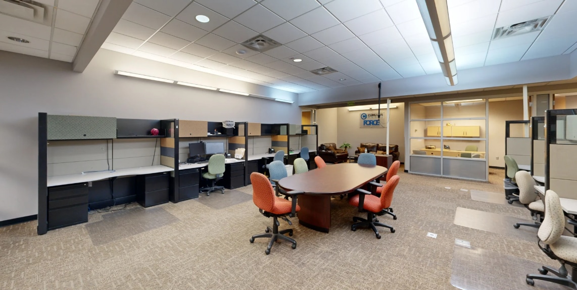 825 S Kansas Ave, Topeka, KS 66612 - Unité Ground Lev -  - Photo intérieure - Image 1 of 4