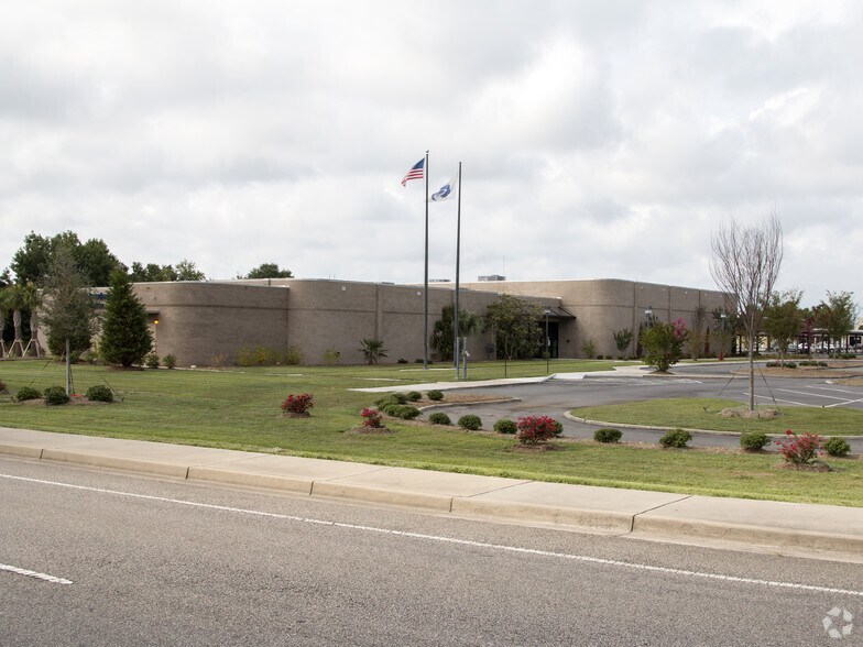 1900 Mister Joe White Ave, Myrtle Beach, SC à louer - Photo principale - Image 1 de 36