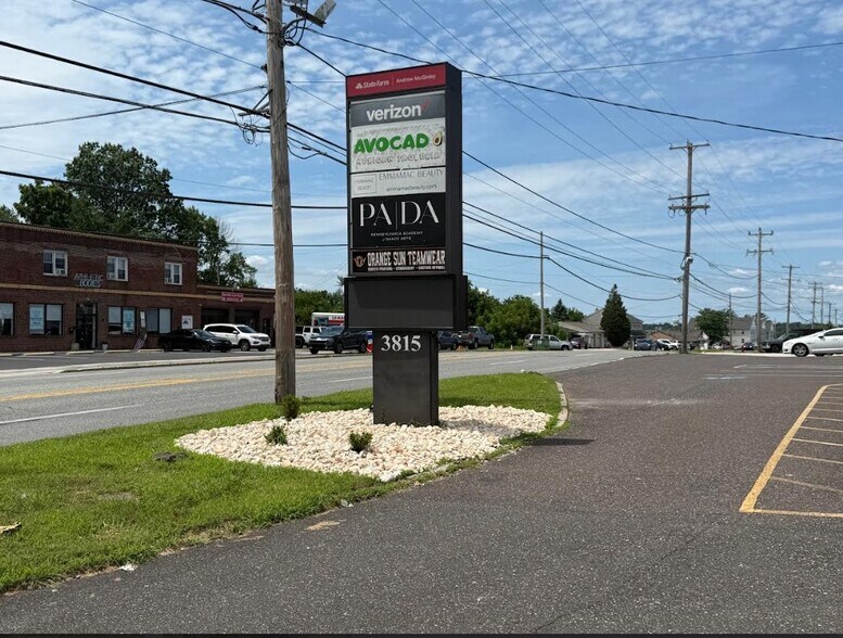 3815 Ridge Pike, Collegeville, PA à vendre - Photo du bâtiment - Image 2 de 14