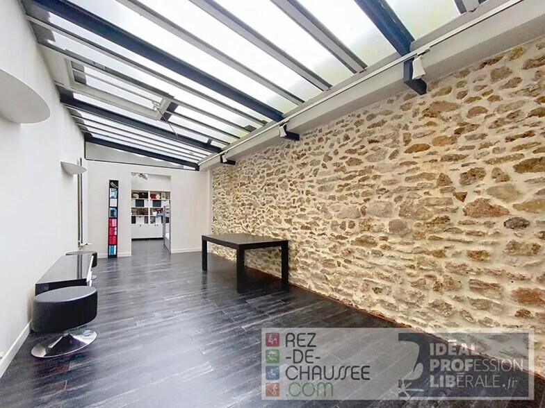 Immeuble residentiel dans Paris à vendre - Photo intérieure - Image 1 de 5