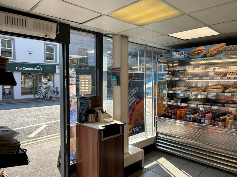 2 High St, Cleator Moor for sale - Interior Photo - Image 2 of 7