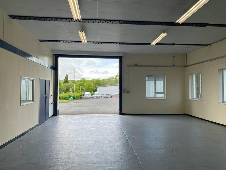 Oak Dr, Hartlebury for lease - Building Photo - Image 2 of 8