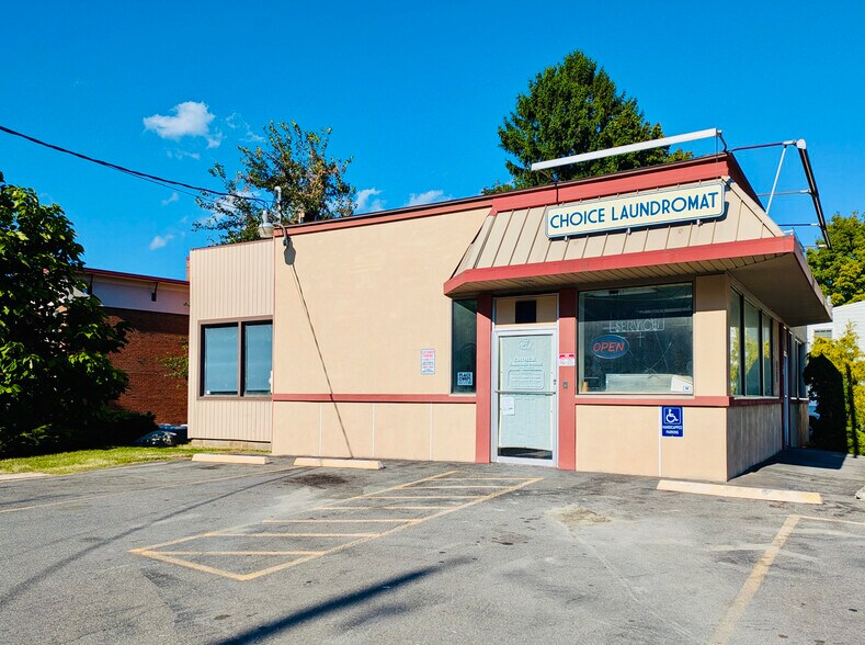 37 Lucas Ave, Kingston, NY à vendre - Photo du bâtiment - Image 2 de 8