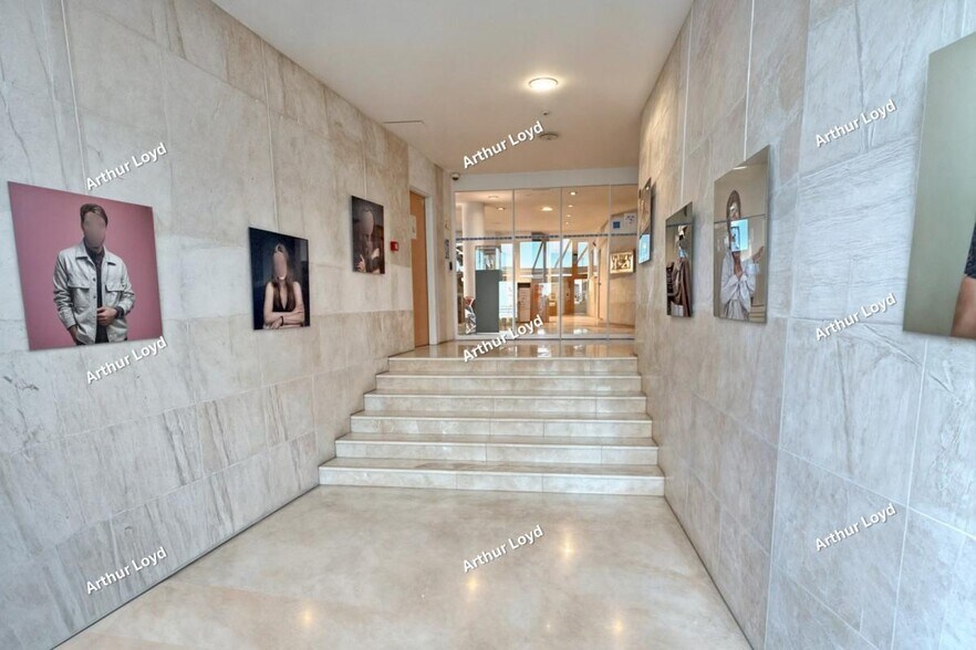 Bureau dans Levallois-Perret à louer - Photo du bâtiment - Image 3 de 14