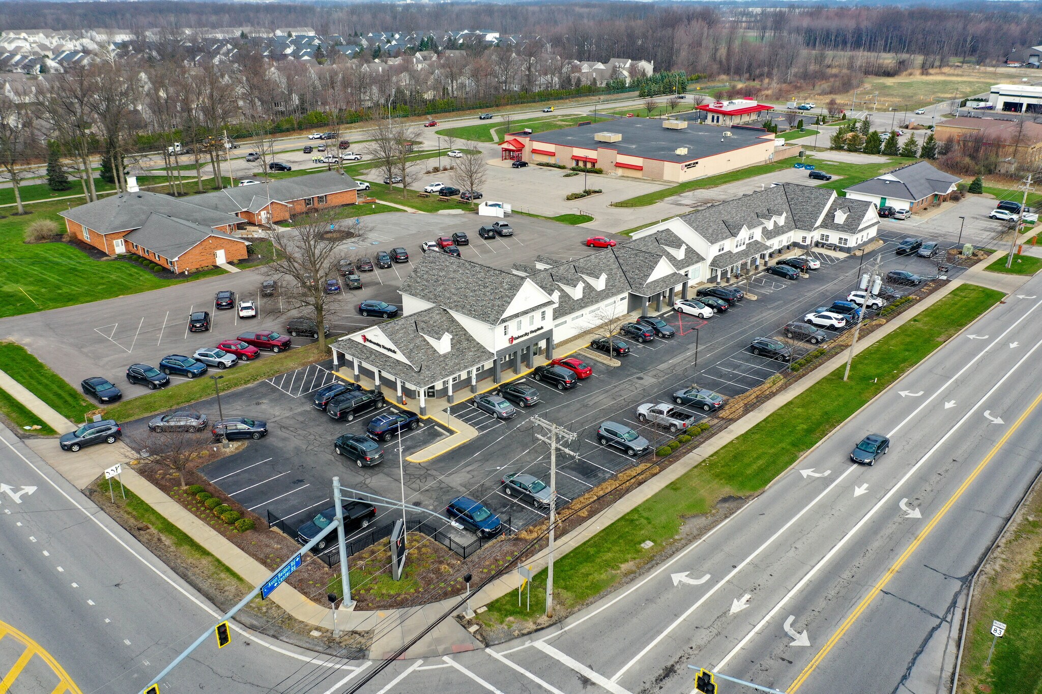 1480 Center Rd, Avon, OH à vendre Photo principale- Image 1 de 8